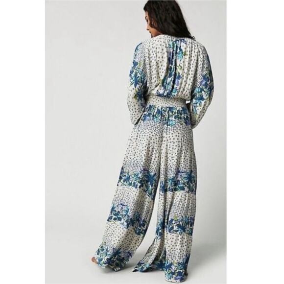 💙 Free People Paradise Jumpsuit – Blue & White – Size Large - Picture 2 of 15